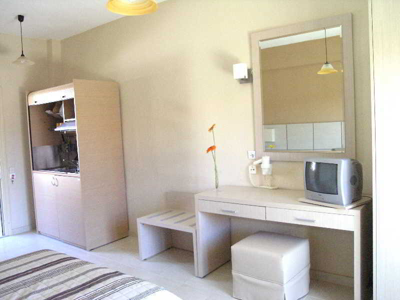 Aristotelis Hotel Fourka Exteriör bild