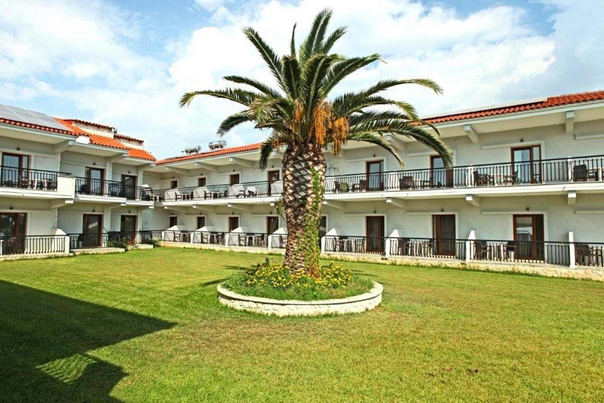 Aristotelis Hotel Fourka Exteriör bild